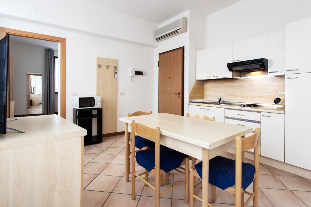 Aparthotel Residenza Cavour Parma Exterior foto